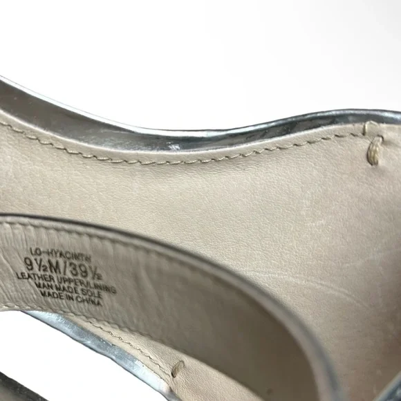 Louise Et Cie 'Hyacinth' Ankle Strap Sandal in Silver Leather Size 9.5 - Picture 6 of 7